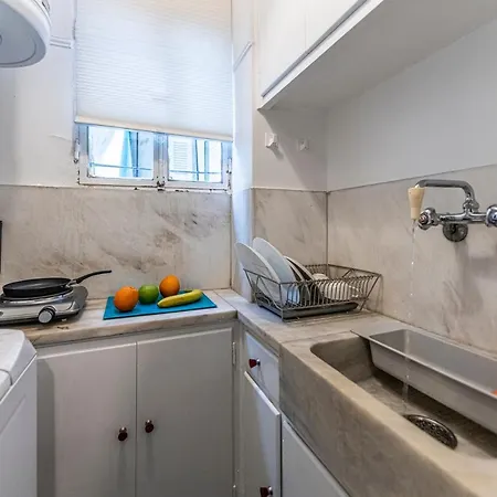 Apartment Livanos Charming Steps From Metro