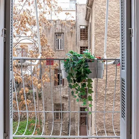 Livanos Charming Steps From Metro * Athens